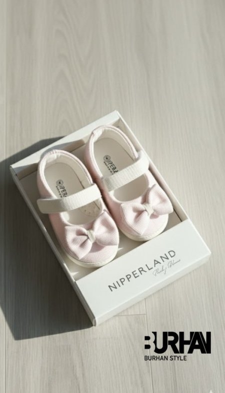 حذاء لون زهري