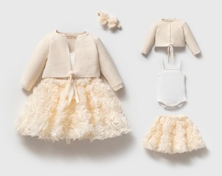 طقم تنورة مع بندانة للشعر