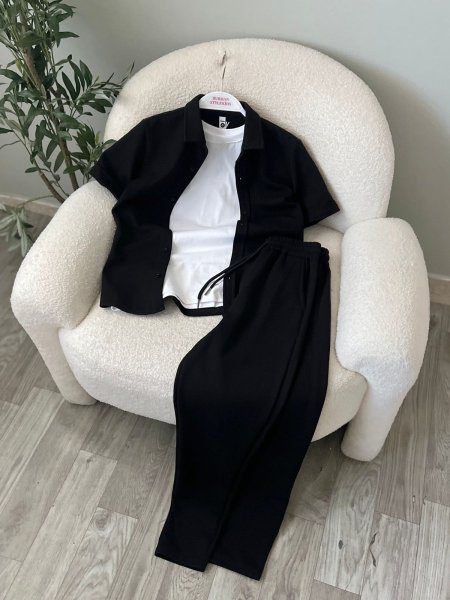 أسود