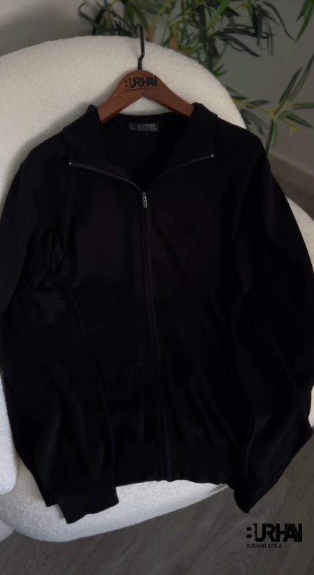 أسود