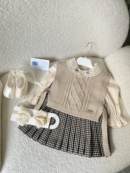 فستان مع جرزة وقميص